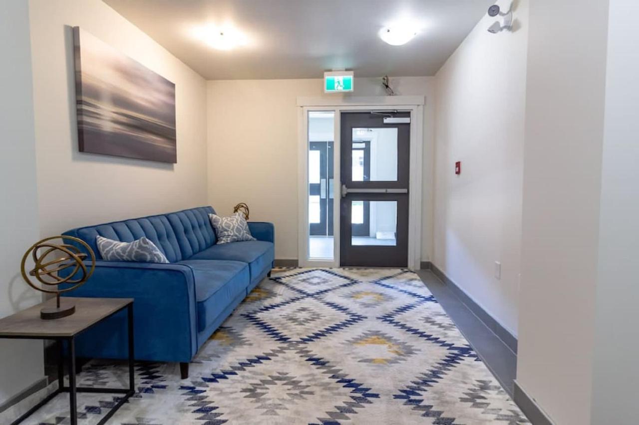 Newly Renovated Modern Condo Near Hospital, Unb Patio & Parking Coffee セント・ジョン エクステリア 写真