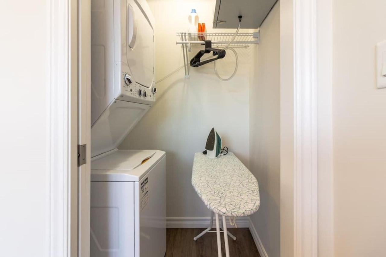 Newly Renovated Modern Condo Near Hospital, Unb Patio & Parking Coffee セント・ジョン エクステリア 写真