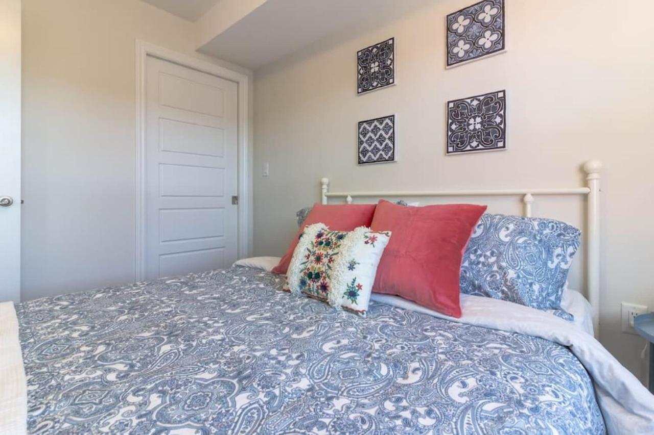 Newly Renovated Modern Condo Near Hospital, Unb Patio & Parking Coffee セント・ジョン エクステリア 写真
