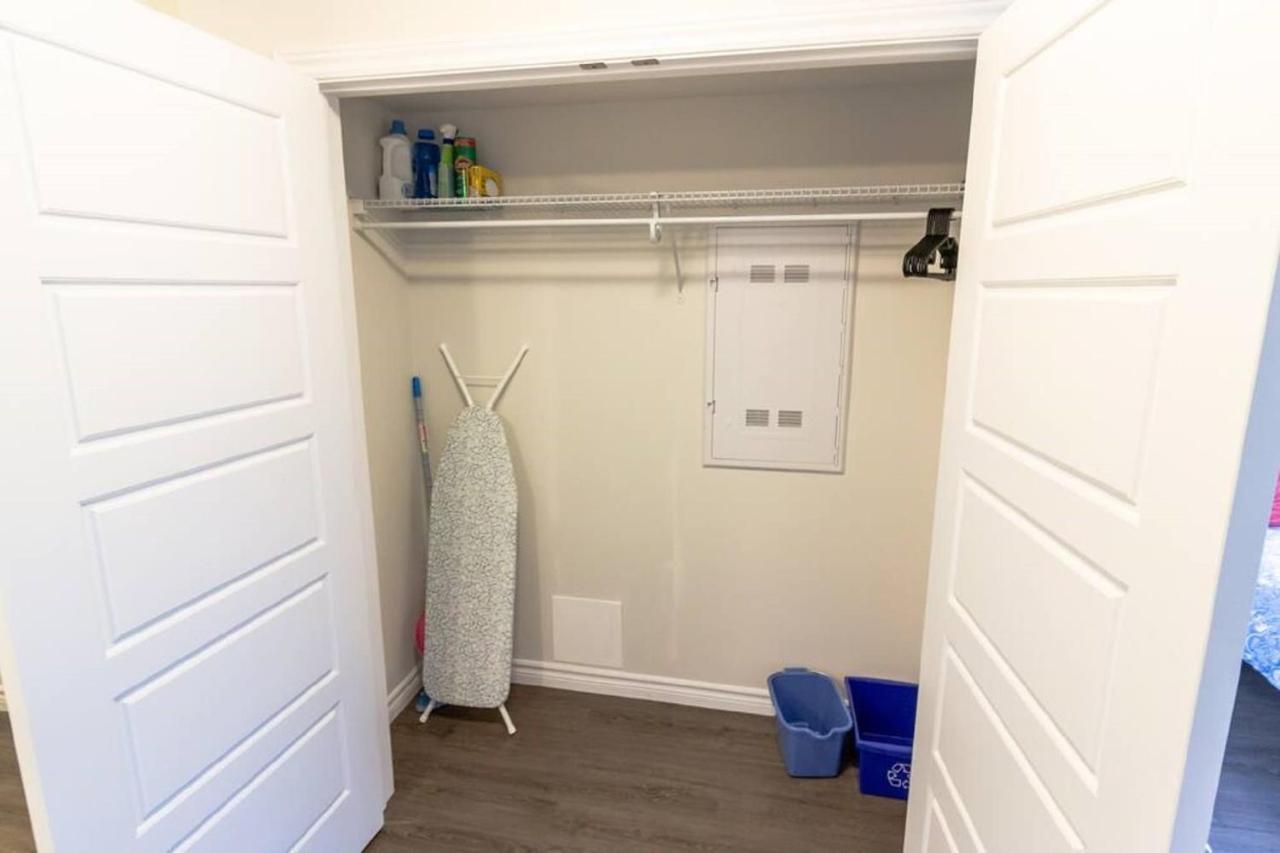 Newly Renovated Modern Condo Near Hospital, Unb Patio & Parking Coffee セント・ジョン エクステリア 写真
